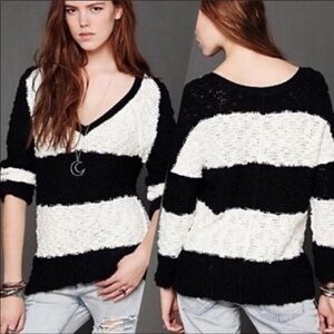 Free People Songbird sweater. Size S